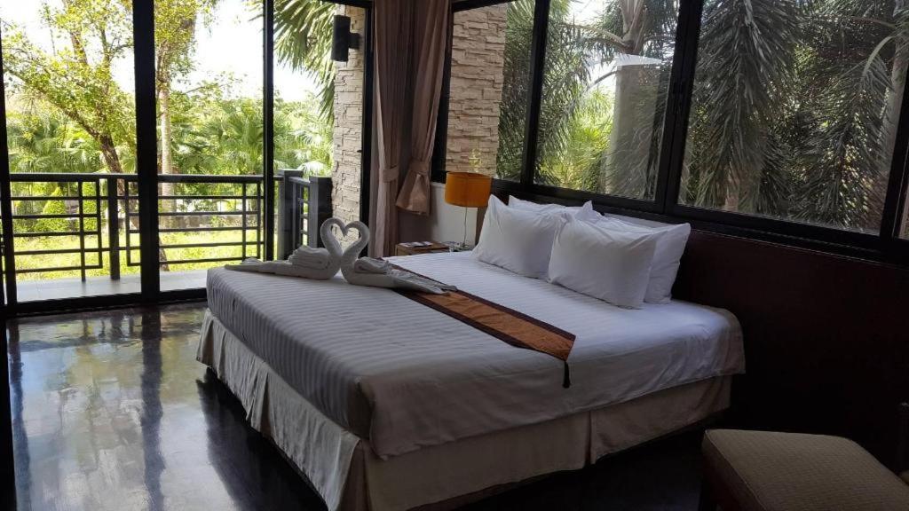 Hotel Suwan Golf & Country Club à Nakhon Pathom Extérieur photo