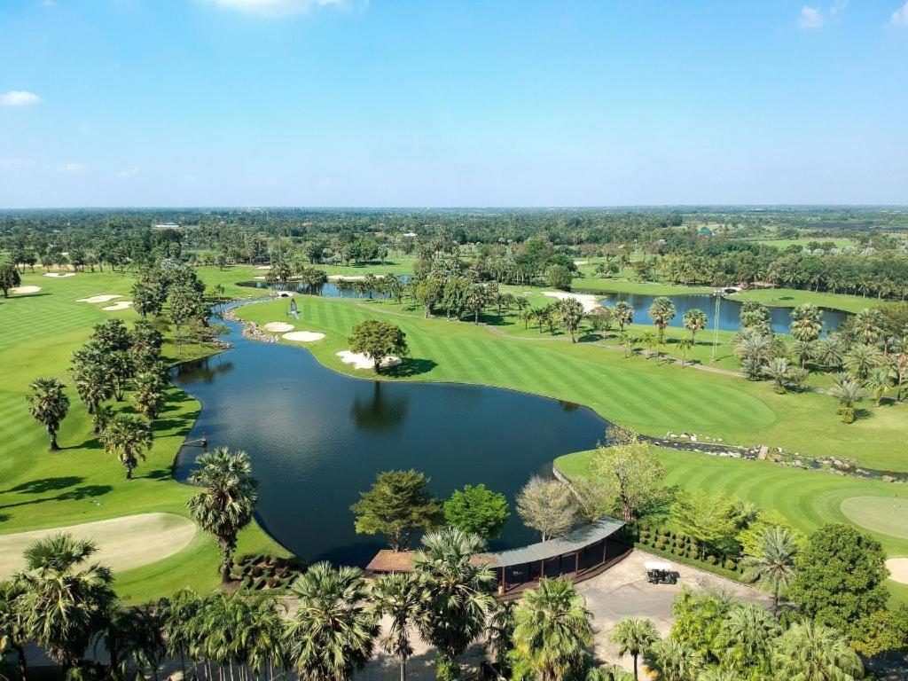Hotel Suwan Golf & Country Club à Nakhon Pathom Extérieur photo