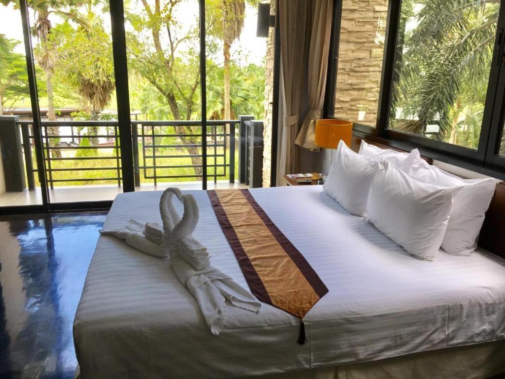 Hotel Suwan Golf & Country Club à Nakhon Pathom Extérieur photo