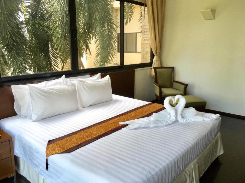 Hotel Suwan Golf & Country Club à Nakhon Pathom Extérieur photo