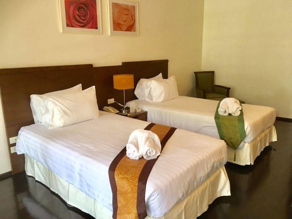 Hotel Suwan Golf & Country Club à Nakhon Pathom Extérieur photo